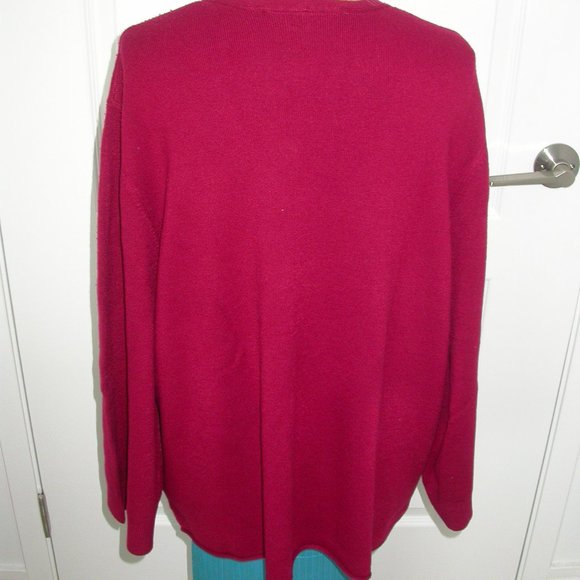 Red V neck Pullover - Picture 6 of 6